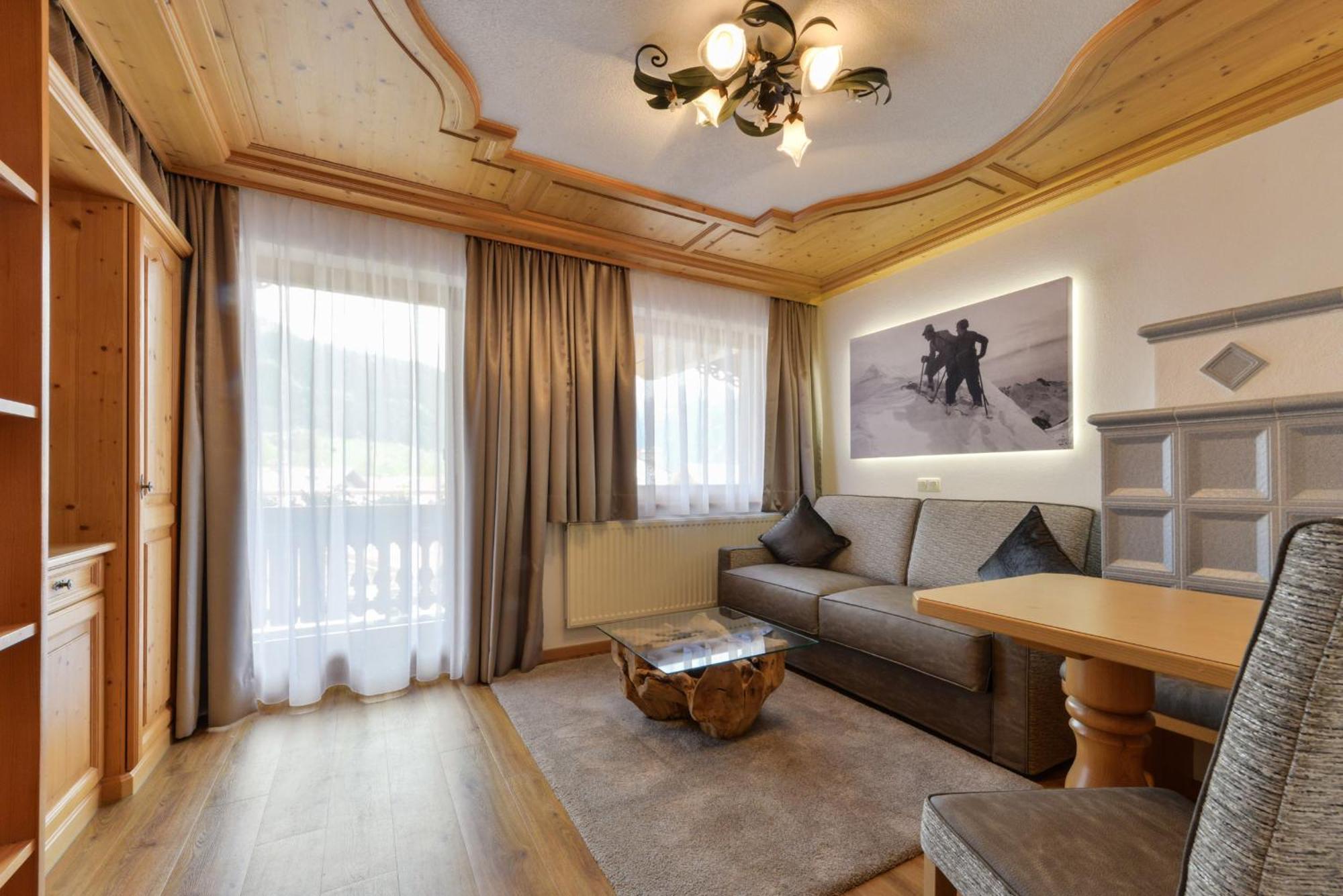 Oberlechtaler Hof Boutique Hotel Holzgau