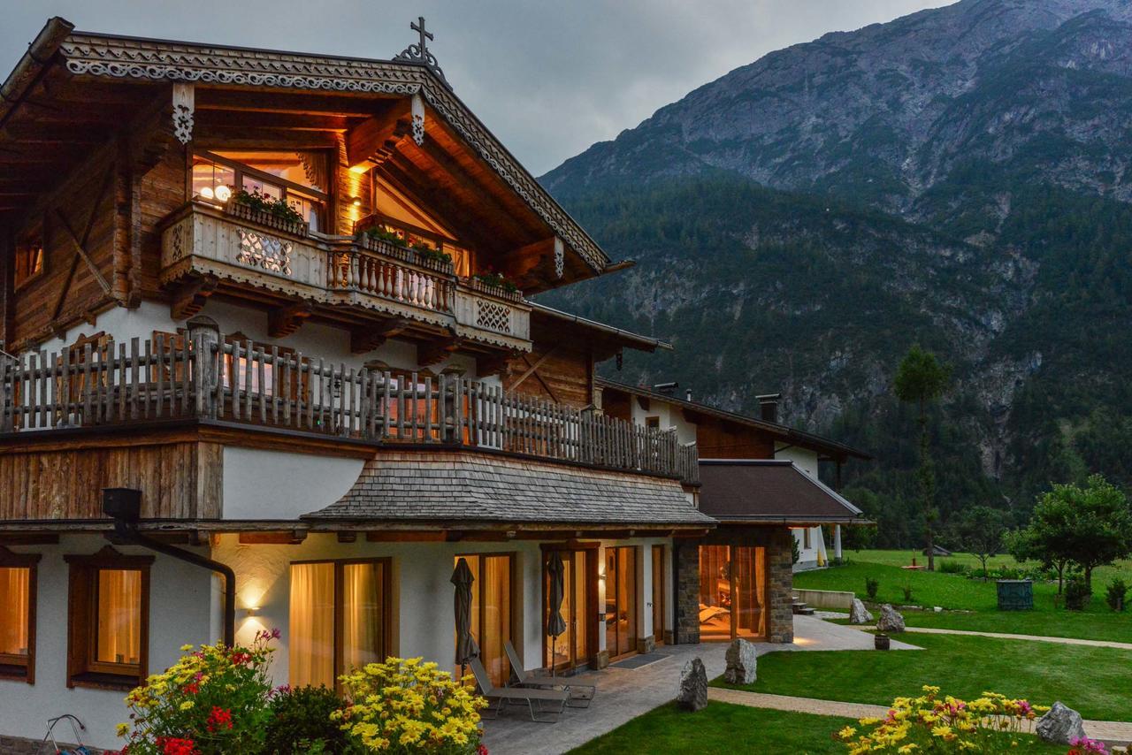 Oberlechtaler Hof Boutique Hotel Holzgau