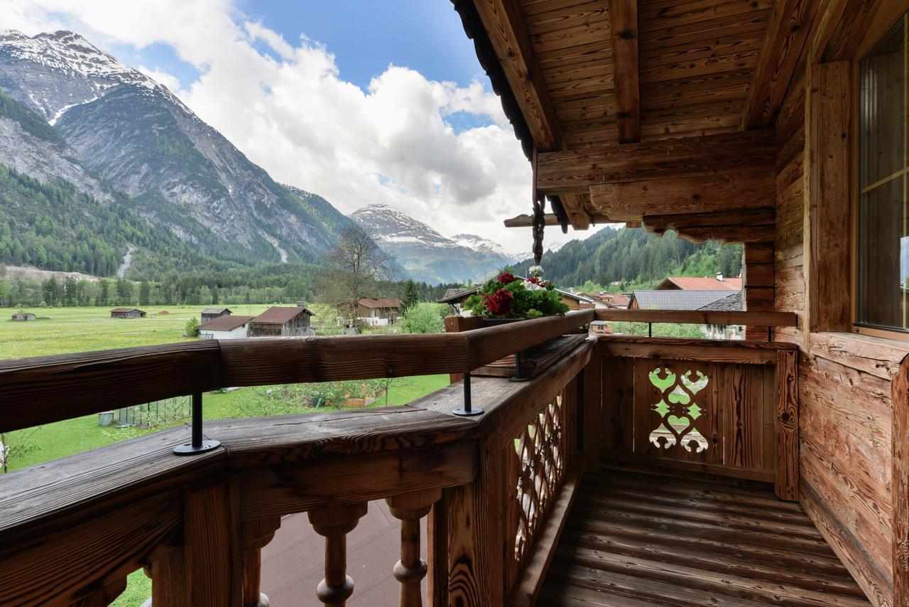 Oberlechtaler Hof Boutique Hotel Holzgau