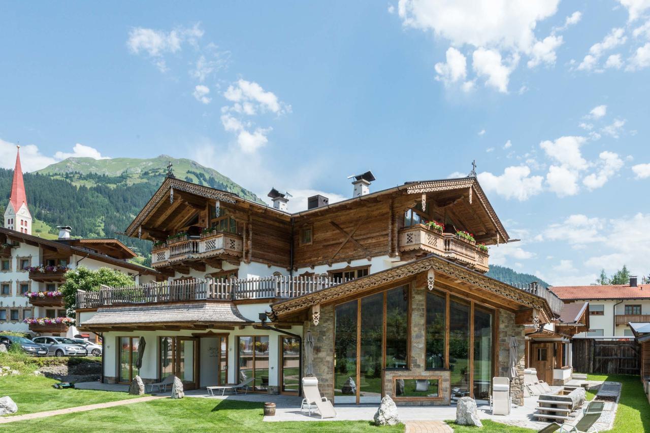 Oberlechtaler Hof Boutique Hotel Holzgau
